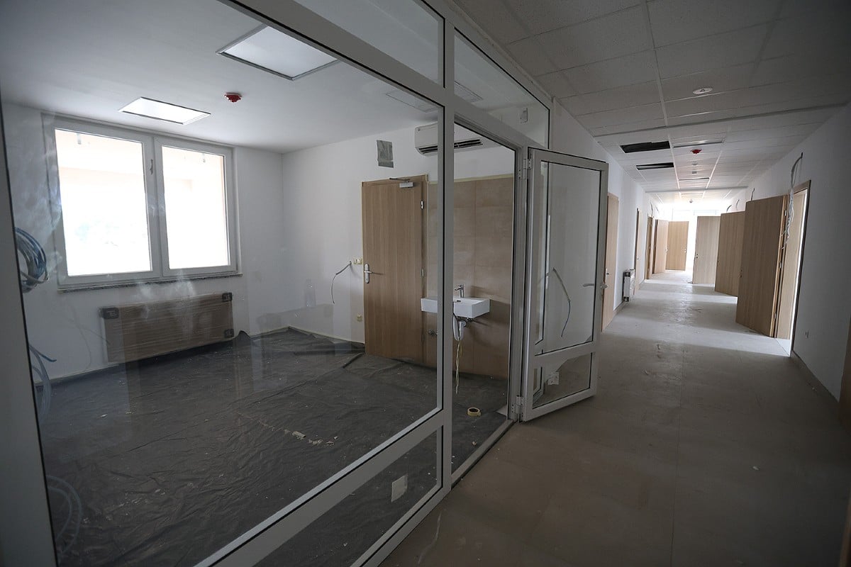 Uskoro spreman za korisnike: U tijeku završna faza opremanja unutrašnjosti Centra za starije u Voćinu